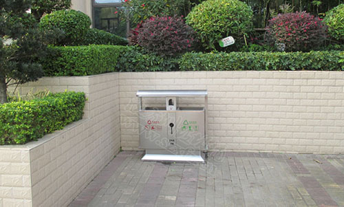 校園沒有垃圾桶，反而更整潔