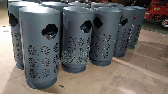 欣方圳精品定制垃圾桶表面鏤空精細雕刻，外形上設(shè)計美觀，新穎獨特！